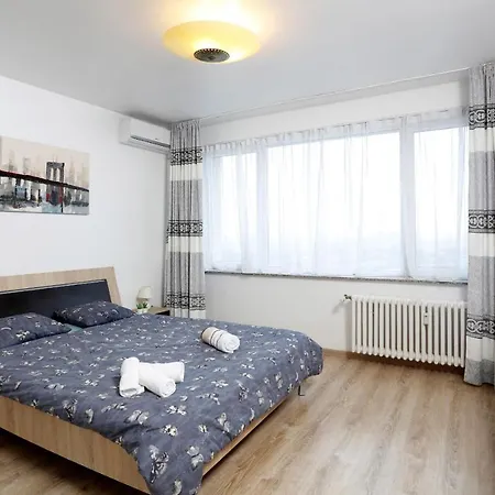 Cozy With A View Apartman